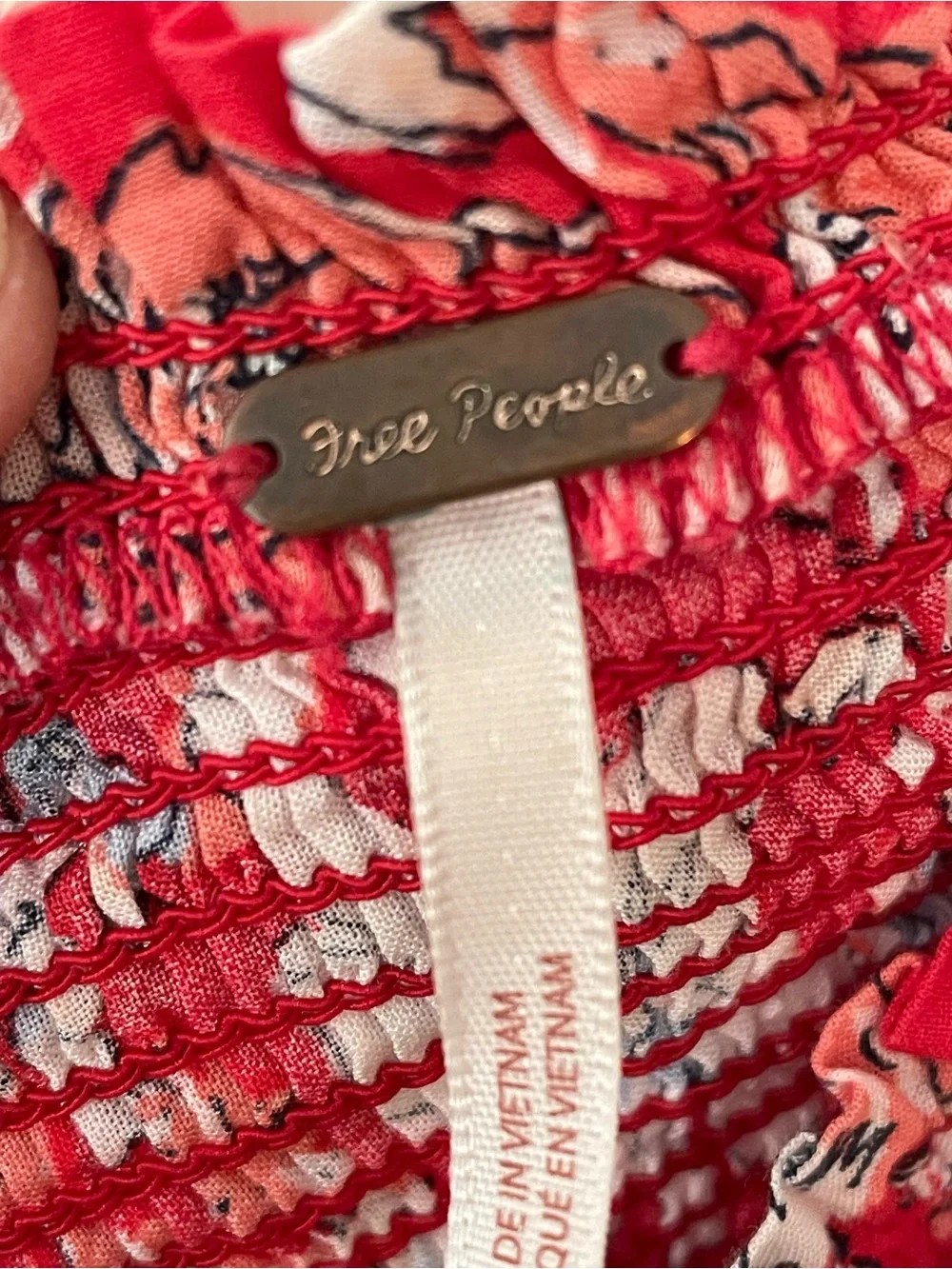 Free People make entrance